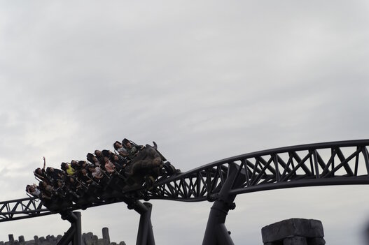 novaCapta Mitarbeitende auf der Taron Achterbahn im Phantasialand